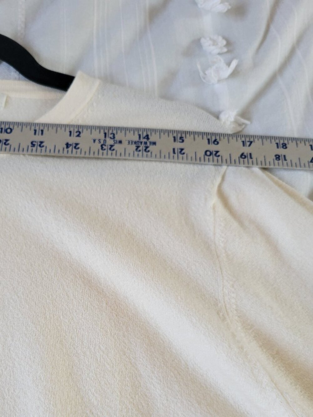 Banana Republic Quiet Luxury Fine Italian Merino Crewneck Sweater Ivory Old Mone - Picture 4 of 8